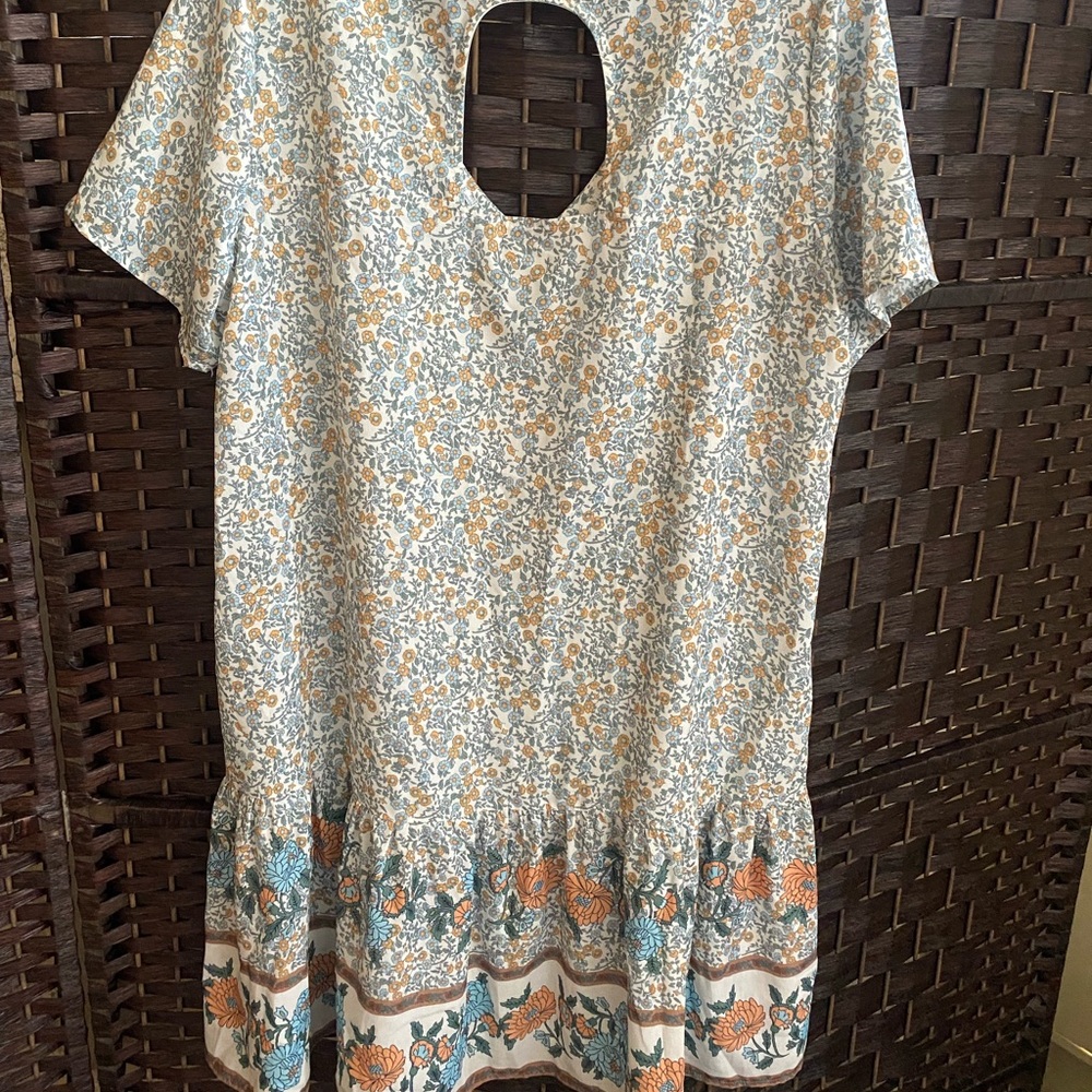 Floral Shift Dress - Picture 3 of 3